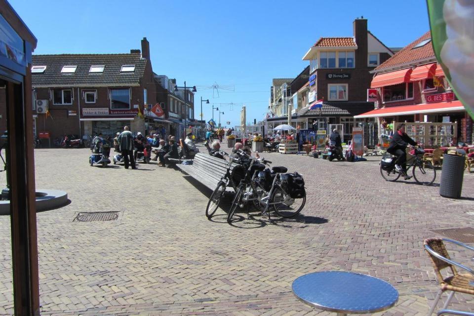Beach House Met Parkeerplaats In Het Centrum 에크몬드안지 외부 사진